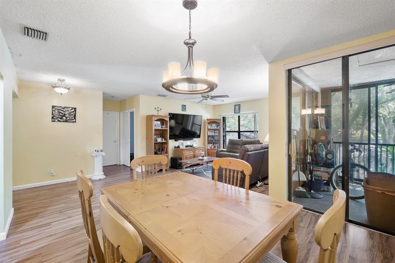 Image 4 of 17 For 4517 Carambola Cir S  27290