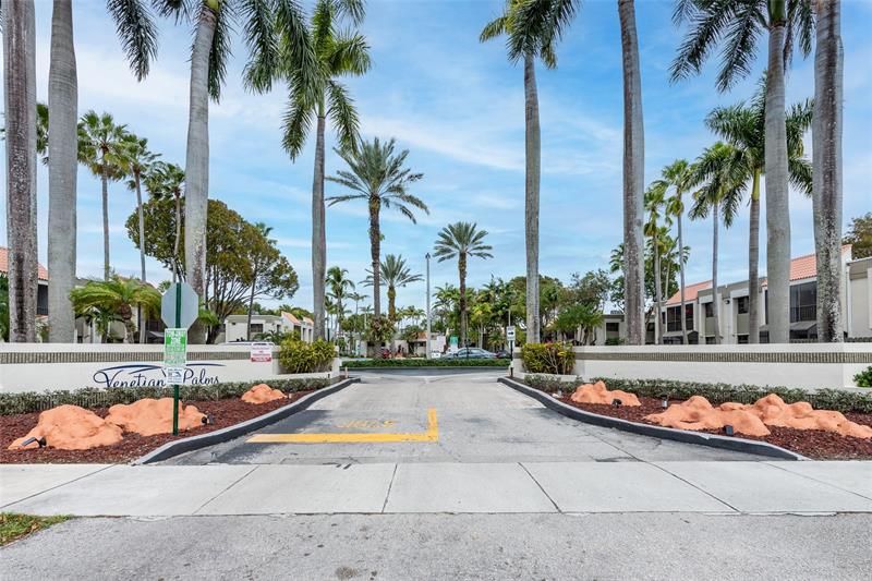 Details for 7925 104th St  203e, Miami, FL 33156