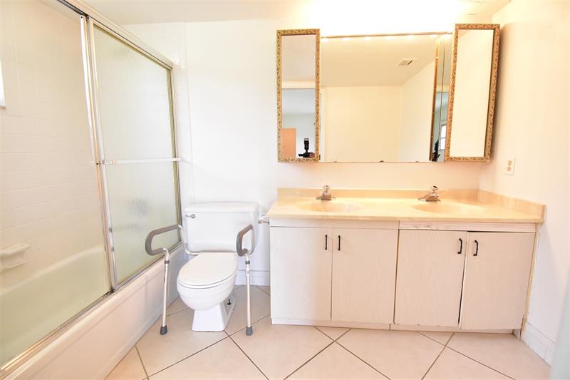 Image 11 of 20 For 2805 Victoria Way  H2