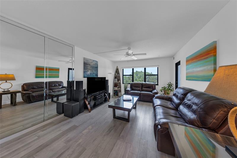 Image 13 of 47 For 900 River Reach Dr  518