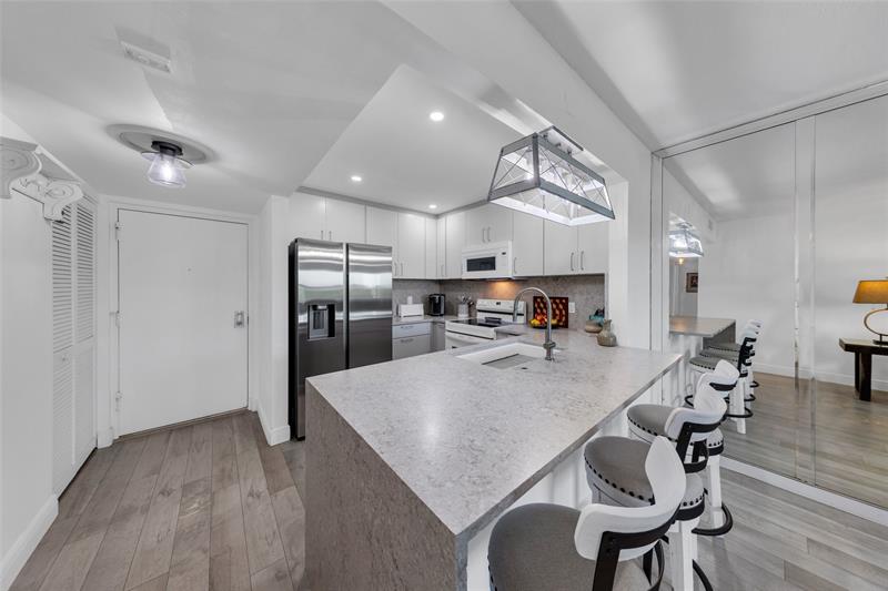 Image 5 of 47 For 900 River Reach Dr  518