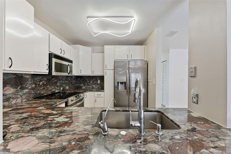 Image 11 of 28 For 3900 18th Ave  36h