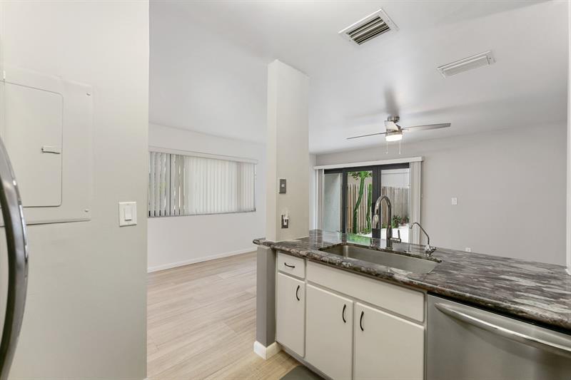 Image 12 of 28 For 3900 18th Ave  36h