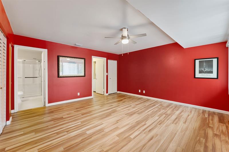Image 16 of 28 For 3900 18th Ave  36h
