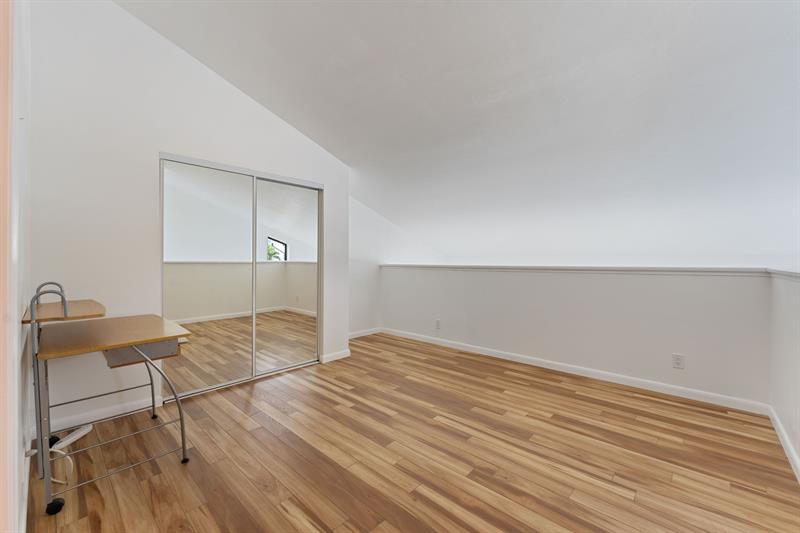 Image 19 of 28 For 3900 18th Ave  36h