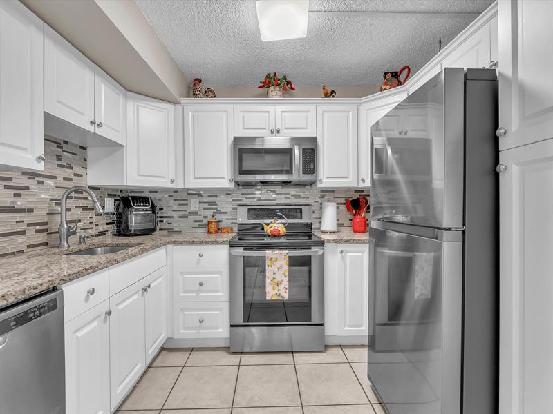 Image 13 of 30 For 8195 Thames Blvd  C