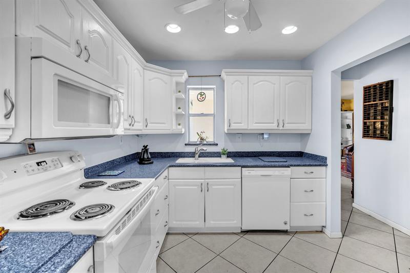 Image 12 of 35 For 7460 42nd Ct