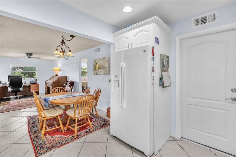 Image 13 of 35 For 7460 42nd Ct