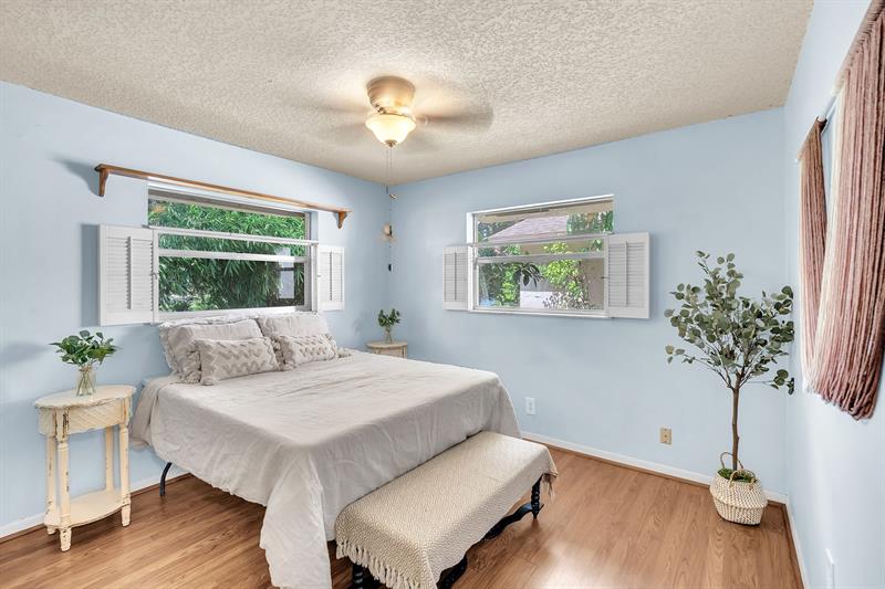 Image 19 of 35 For 7460 42nd Ct