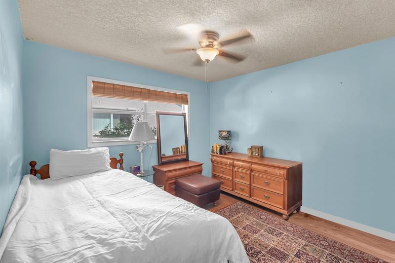 Image 21 of 35 For 7460 42nd Ct