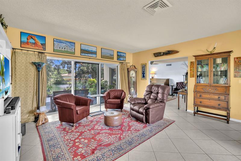 Image 4 of 35 For 7460 42nd Ct