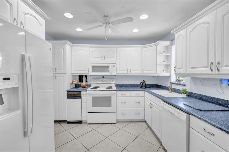 Image 9 of 35 For 7460 42nd Ct