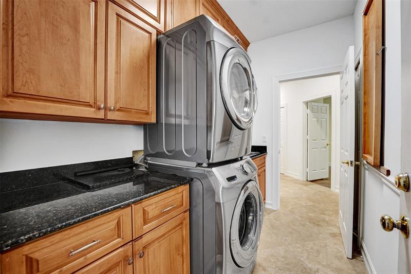 Image 72 of 99 For 2524 Princeton Ct