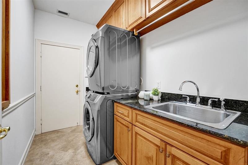 Image 73 of 99 For 2524 Princeton Ct