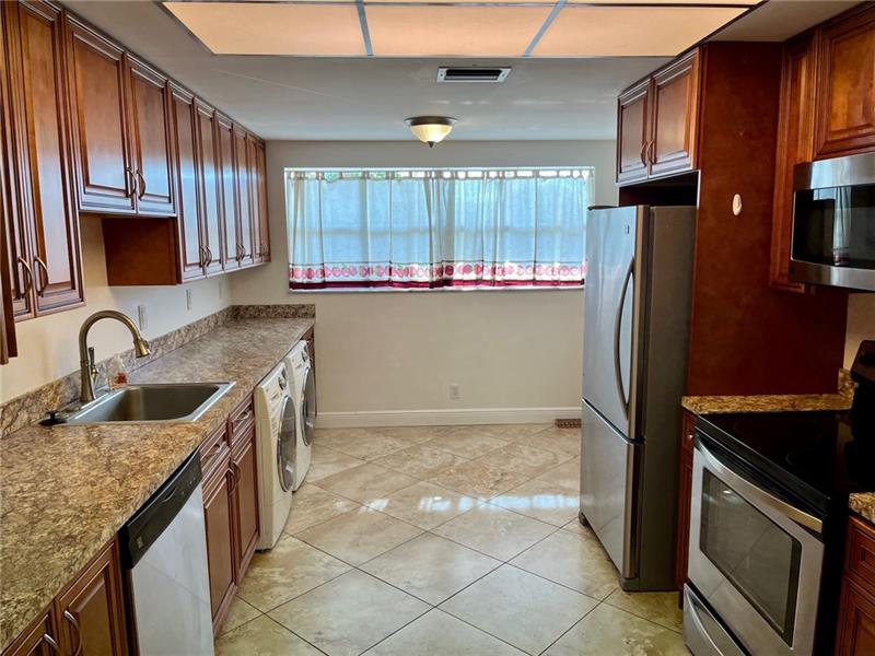 Image 4 of 19 For 2500 Coral Springs Dr  209