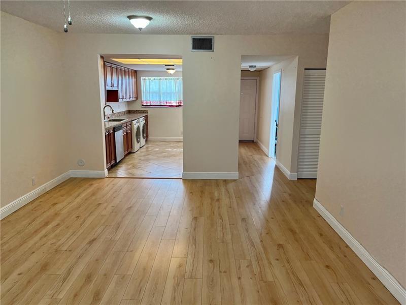 Image 8 of 19 For 2500 Coral Springs Dr  209