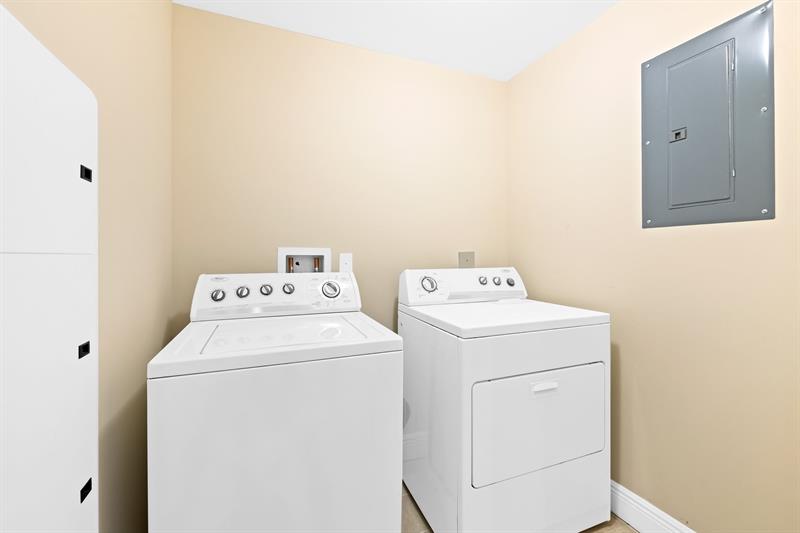 Image 11 of 33 For 2641 Flamingo Rd  Th7