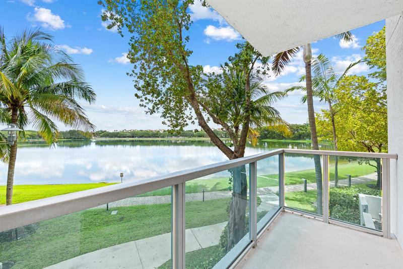 Image 21 of 33 For 2641 Flamingo Rd  Th7