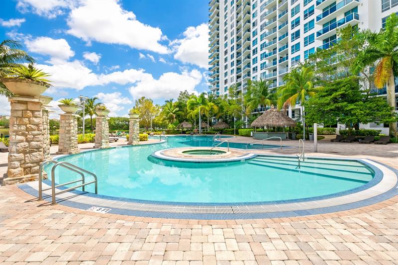 Image 30 of 33 For 2641 Flamingo Rd  Th7