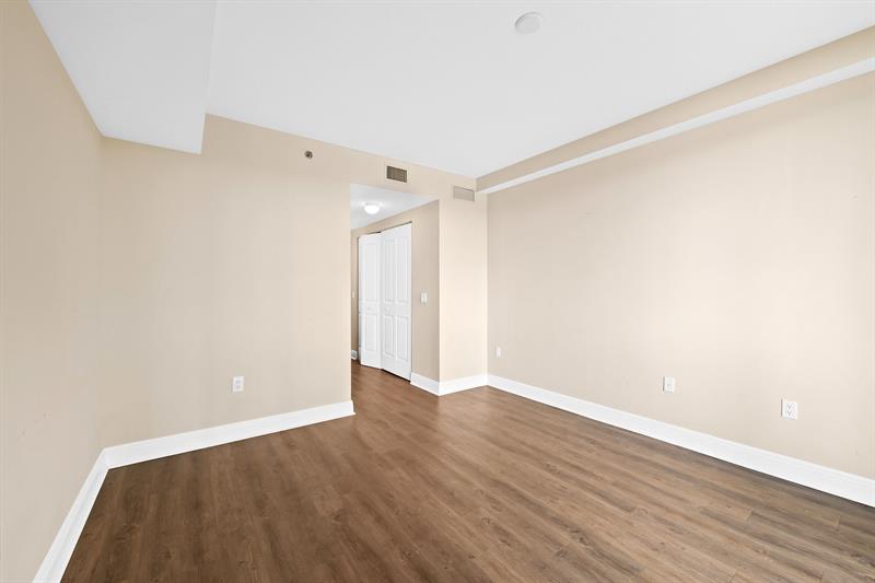 Image 9 of 33 For 2641 Flamingo Rd  Th7
