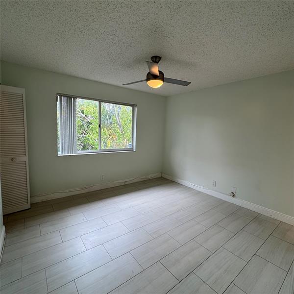 Image 11 of 28 For 4015 Mcnab Rd  307d