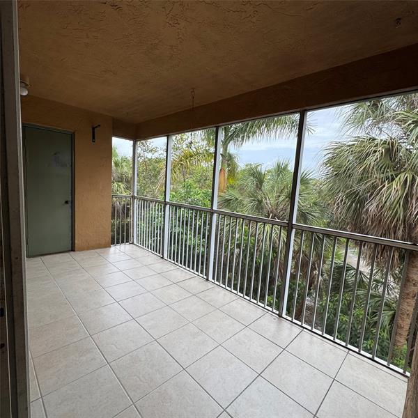Image 21 of 28 For 4015 Mcnab Rd  307d
