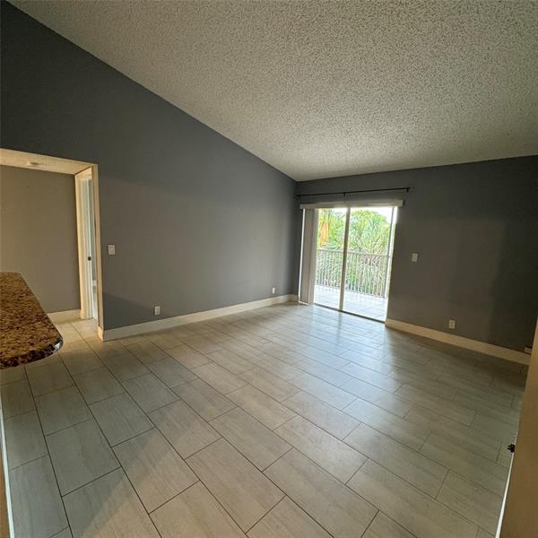 Image 9 of 28 For 4015 Mcnab Rd  307d