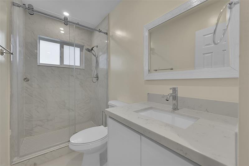 Image 14 of 35 For 521 40th Ct  