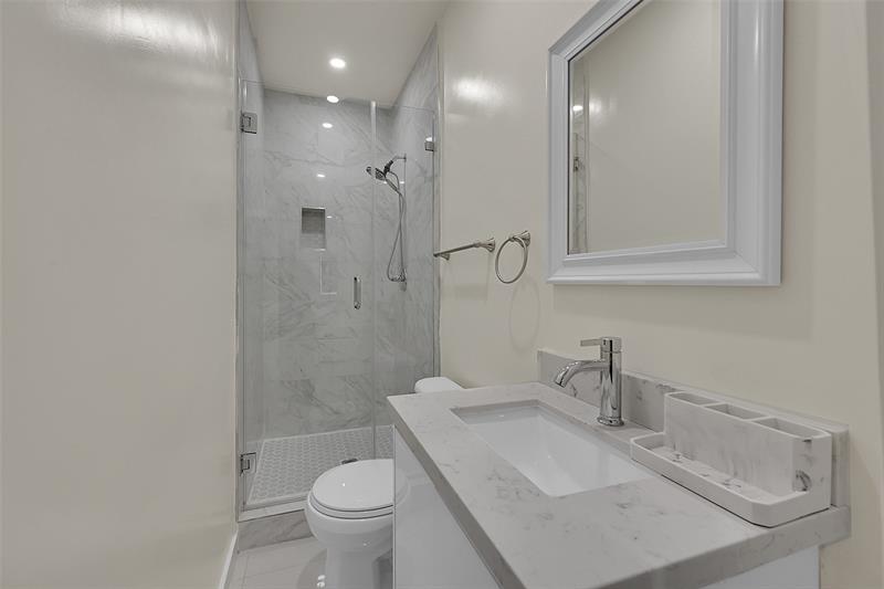 Image 23 of 35 For 521 40th Ct  