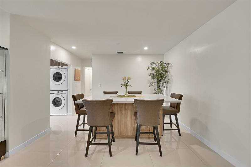 Image 7 of 35 For 521 40th Ct  