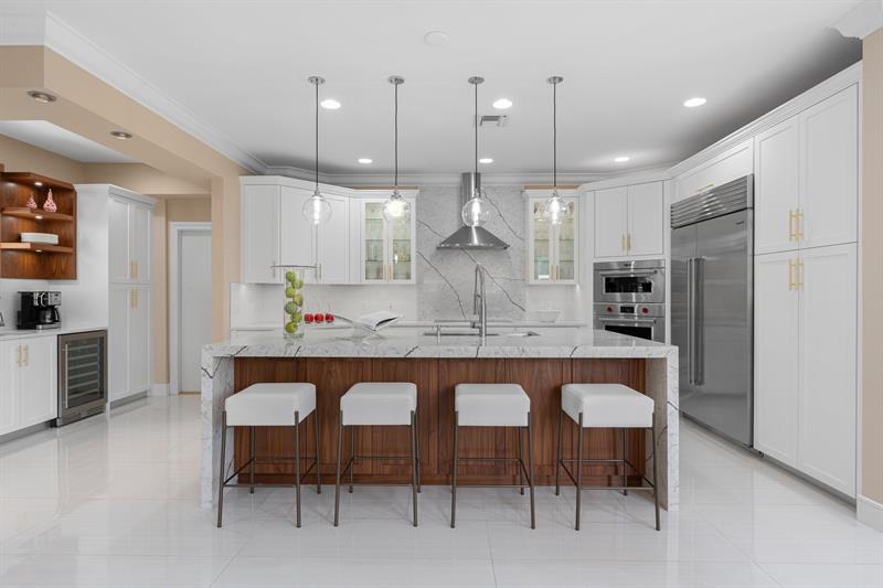 Image 14 of 94 For 2890 27th St