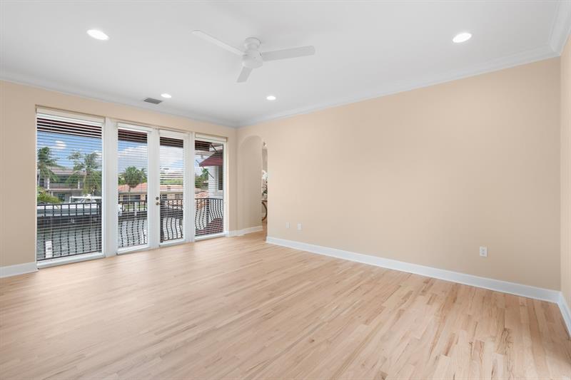 Image 42 of 94 For 2890 27th St