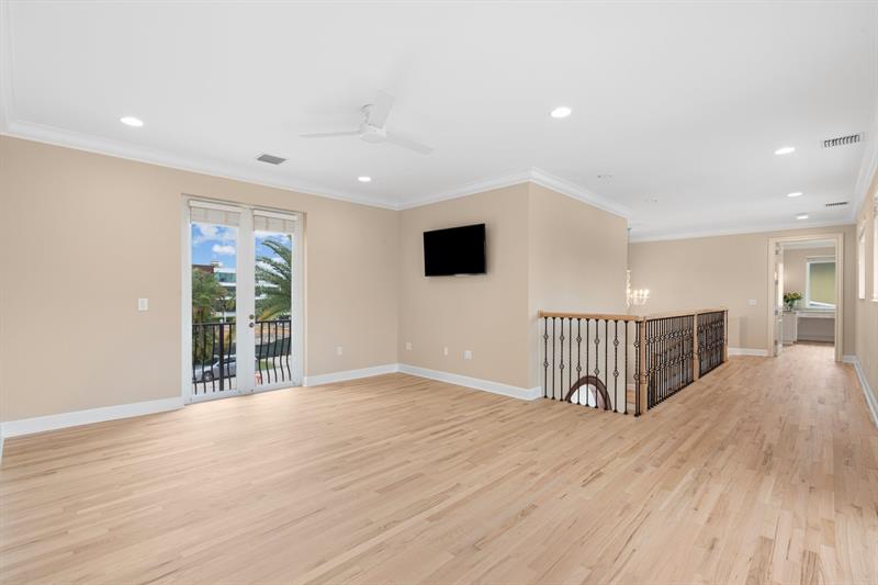 Image 43 of 94 For 2890 27th St