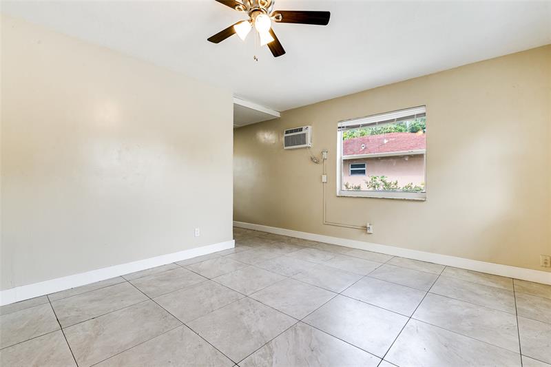 Image 4 of 18 For 2210 5th St  