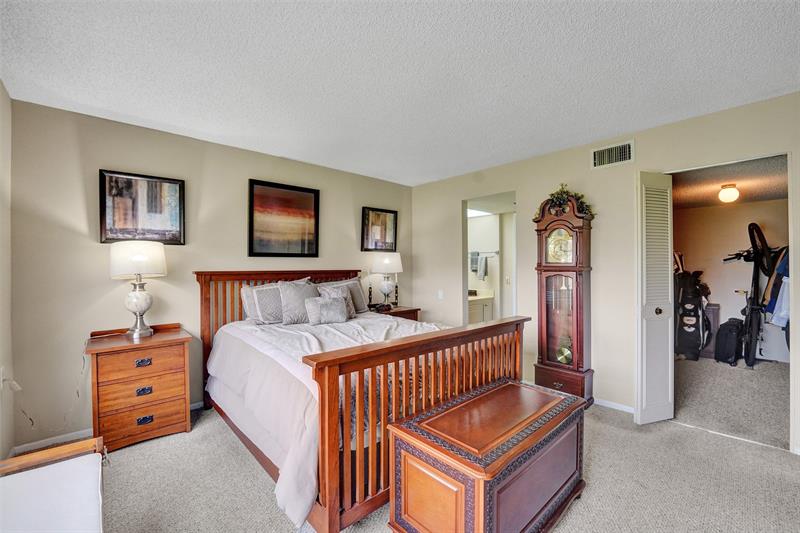 Image 17 of 40 For 4602 Martinique Way F2  4602