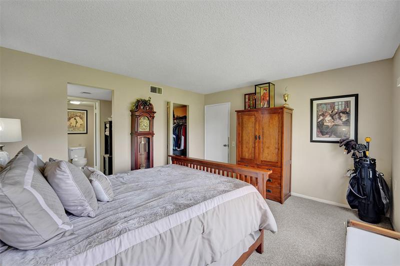 Image 18 of 40 For 4602 Martinique Way F2  4602
