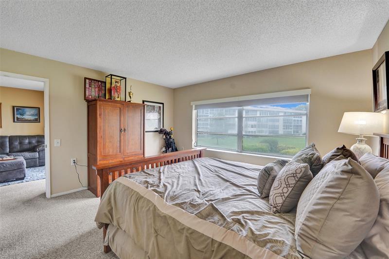 Image 19 of 40 For 4602 Martinique Way F2  4602