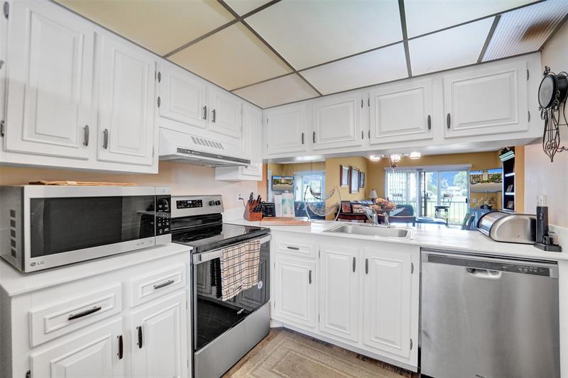 Image 5 of 40 For 4602 Martinique Way F2  4602