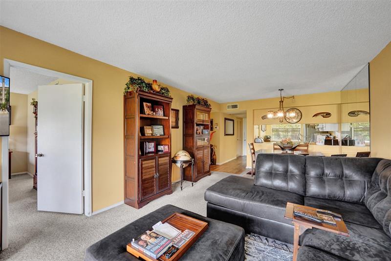 Image 9 of 40 For 4602 Martinique Way F2  4602
