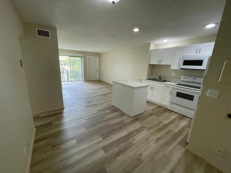 Image 4 of 4 For 11372 Royal Palm Blvd  11372