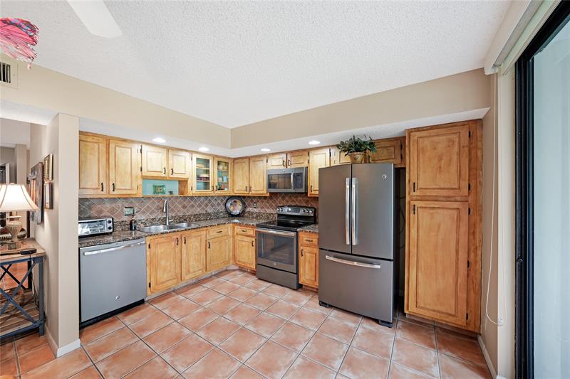 Image 12 of 47 For 5100 Las Verdes Cir  114