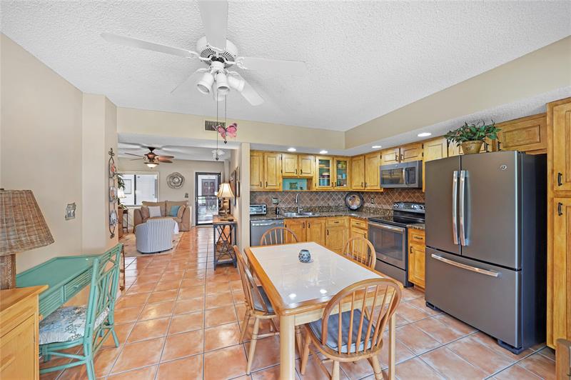 Image 13 of 47 For 5100 Las Verdes Cir  114