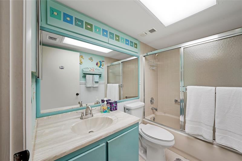 Image 16 of 47 For 5100 Las Verdes Cir  114