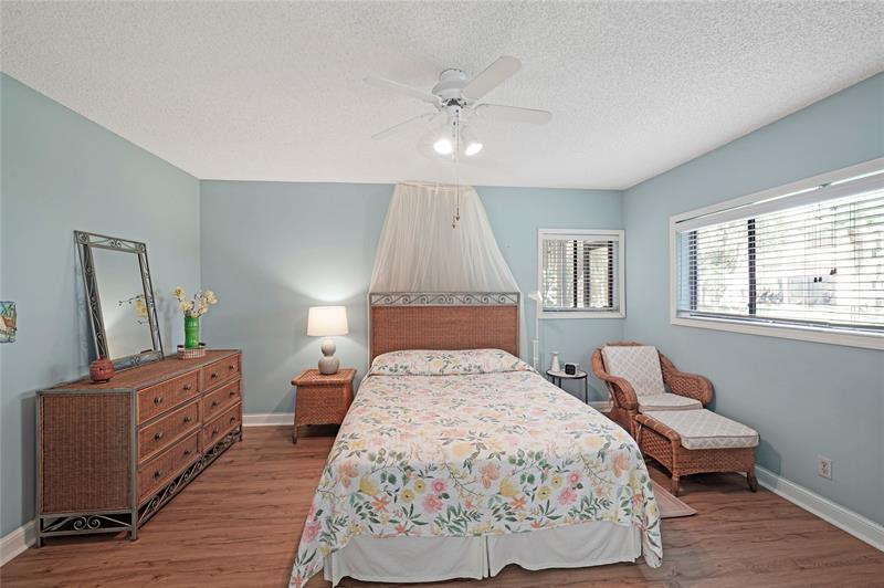 Image 17 of 47 For 5100 Las Verdes Cir  114