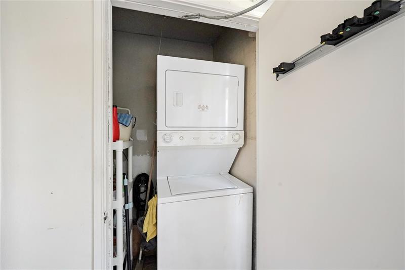 Image 22 of 47 For 5100 Las Verdes Cir  114
