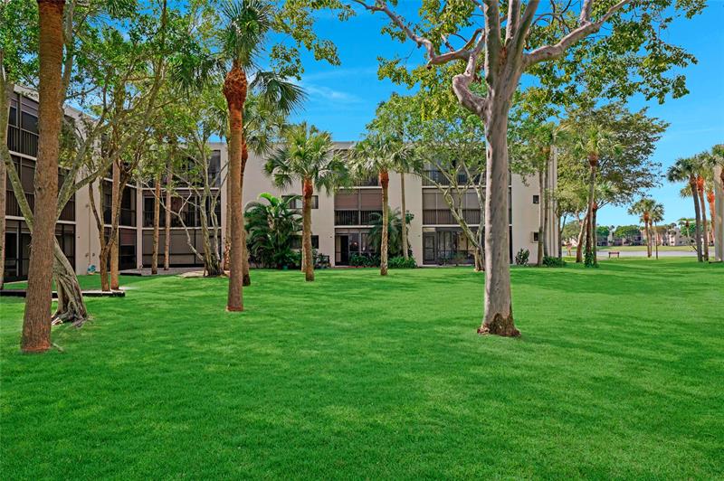 Image 27 of 47 For 5100 Las Verdes Cir  114