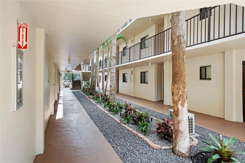 Image 31 of 47 For 5100 Las Verdes Cir  114