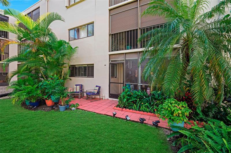 Image 6 of 47 For 5100 Las Verdes Cir  114