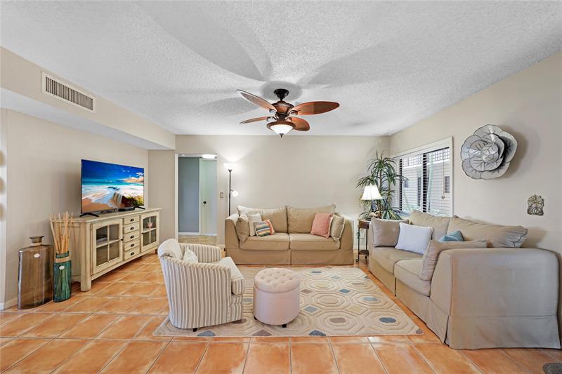 Image 7 of 47 For 5100 Las Verdes Cir  114