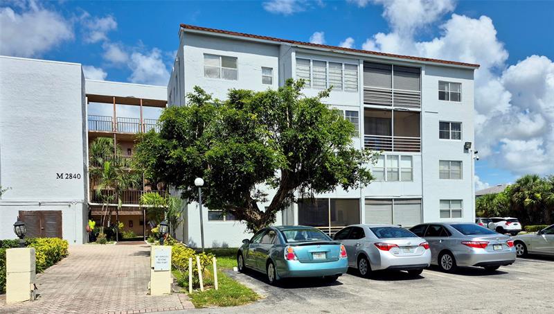 Image 2 of 25 For 2840 Somerset Dr  208m